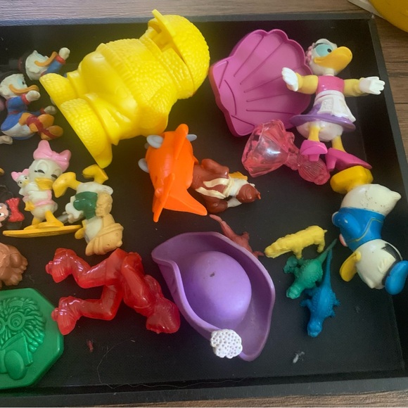Kids meal toys lot Disney Donald Miss Piggy And More Vintage - Picture 9 of 9
